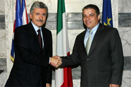 Il Ministro D'Alema riceve il Ministro degli esteri di Cuba, Felipe Pérez Roque al MAE