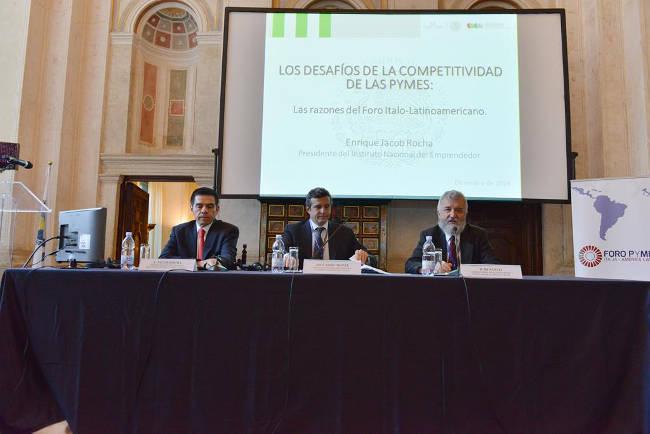 L'intervento di apertura di Di Santo, insieme a Monti dell'ICE, e a Jacob Rocha, dell'INADEM, Messico