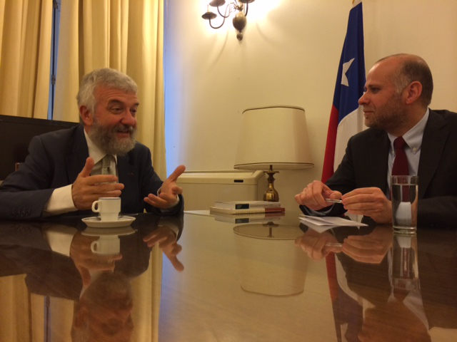 Il Ministro Elizalde nella riunione con Di Santo. Santiago, Palazzo de La Moneda, 29 maggio 2014