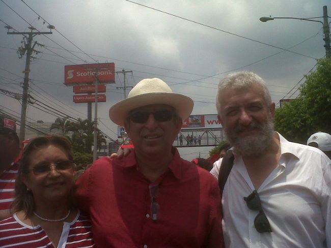 San Salvador, Donato Di Santo con Sigfrido Reyes alla manifestazione del 1° maggio 2014 (foto D. Di Santo 2014)