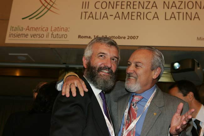 III Conferenza. Il Sottosegretario accoglie Cezar Alvarez, della delegazione brasiliana. Roma, 16 ottobre 2007.