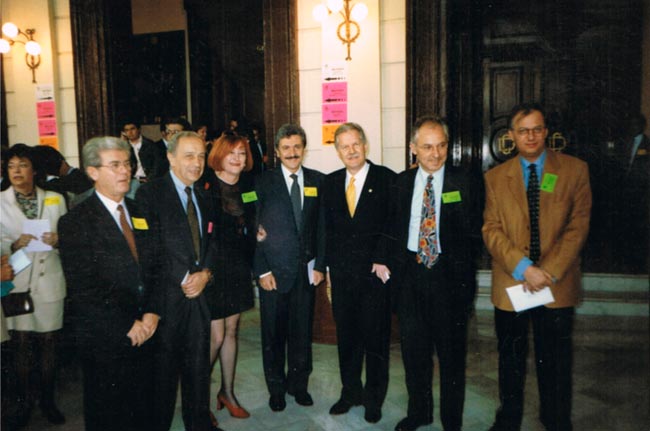 1997. Cerimonia per l’insediamento di Cuauhtémoc Cardenas, Sindaco di Città del Messico. Nella foto con D’Alema, tra gli altri: Adolfo Gilly, Ricardo Pascoe, Rafael Ribò.