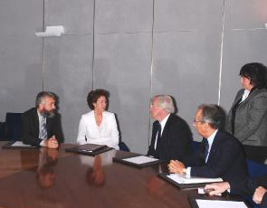 Milano, ott. 2007. Il Sottosegretario Di Santo partecipa al seminario preparatorio per la III Conferenza Italia-America latina. E' presente per l'Uruguay il Ministro dell'Economia Danilo Astori, e Letizia Moratti, sindaco di Milano.