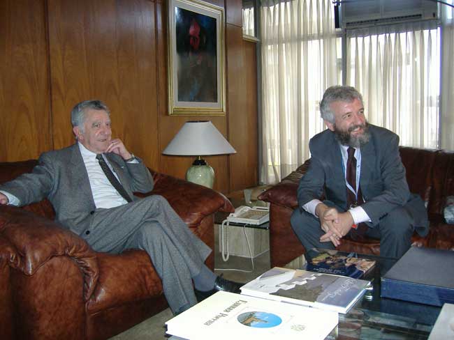 Viaggio del Sottosegretario Di Santo in Uruguay per partecipare al XVI Vertice Iberoamericano. Riunione con il Ministro degli Esteri Gargano. Montevideo, novembre 2006.
